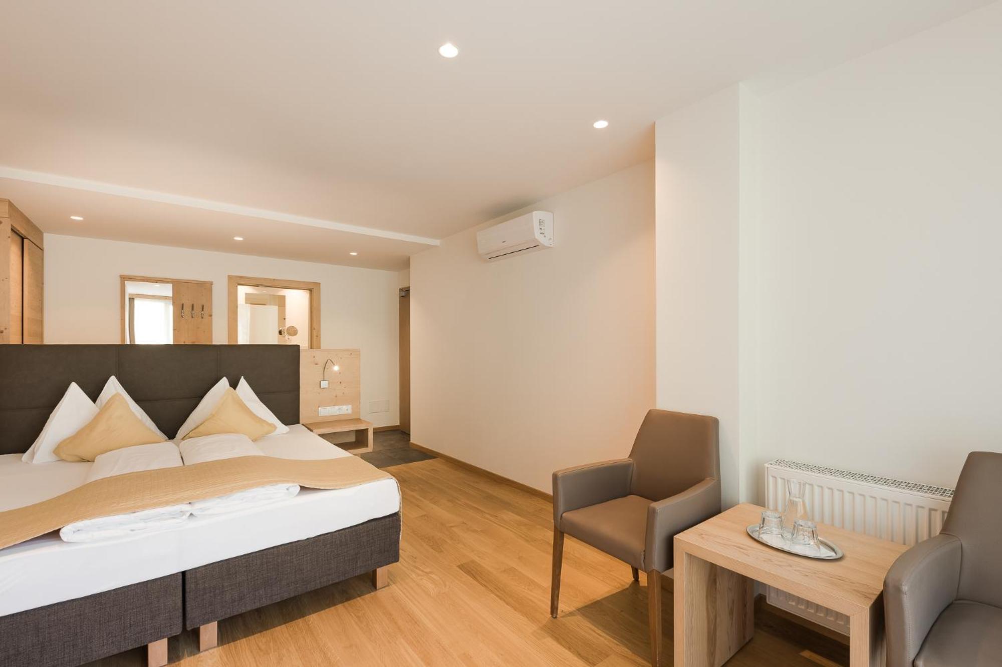 Hotel Kiendl Schenna Pokoj fotografie