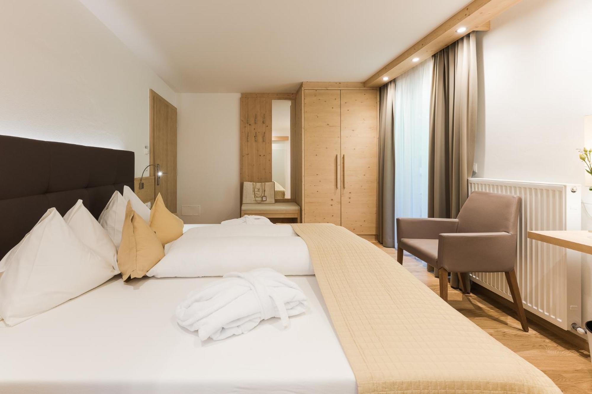 Hotel Kiendl Schenna Pokoj fotografie