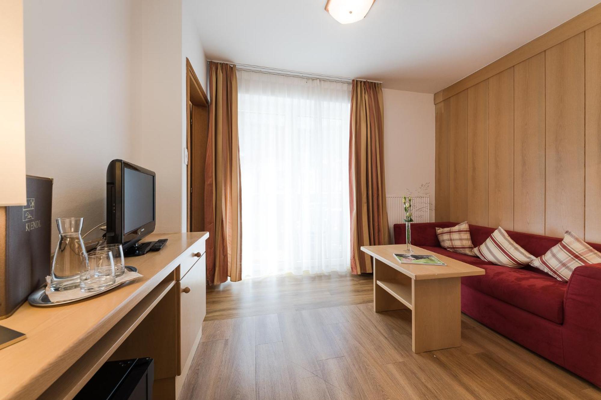 Hotel Kiendl Schenna Pokoj fotografie