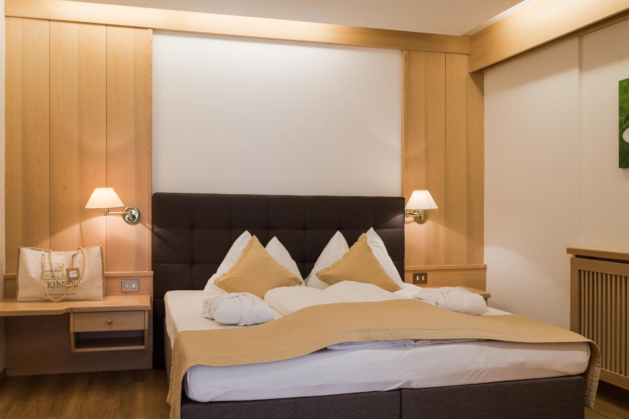 Hotel Kiendl Schenna Pokoj fotografie